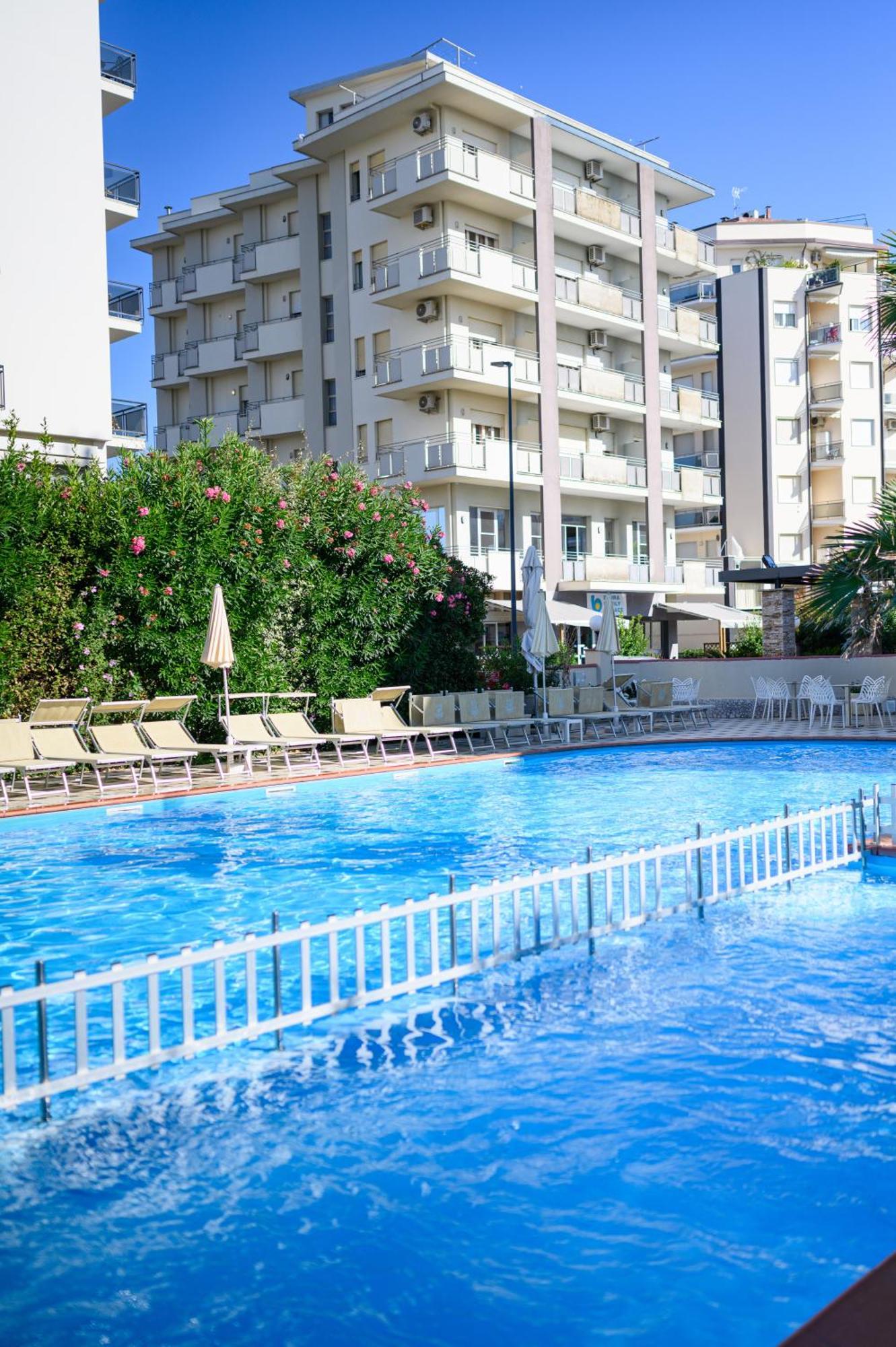 Hotel De Paris Lido Di Savio Exterior photo