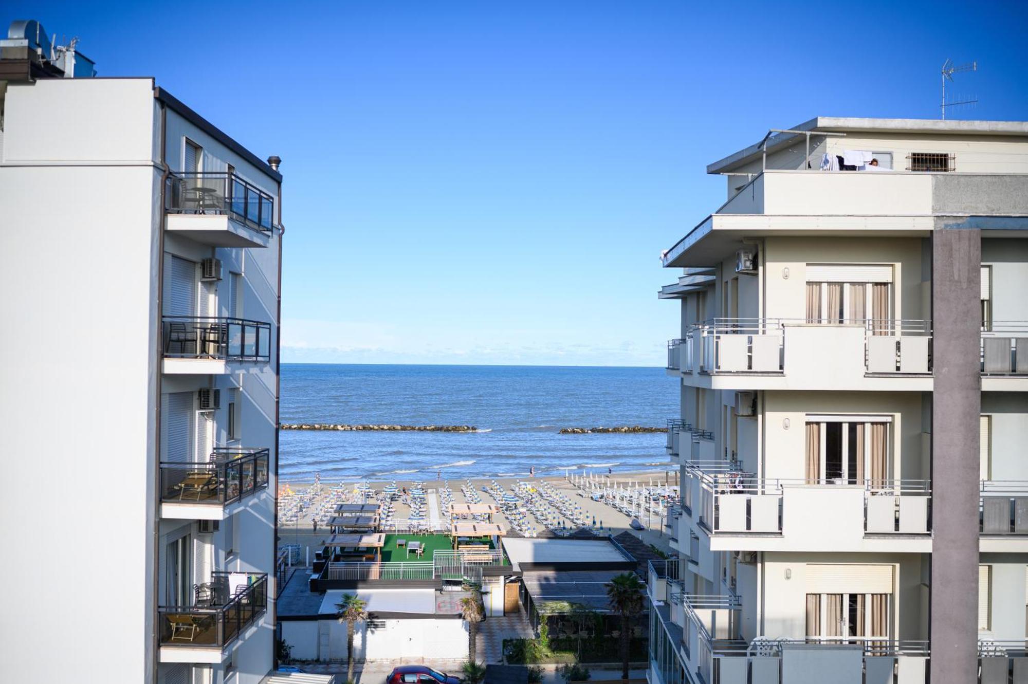 Hotel De Paris Lido Di Savio Exterior photo